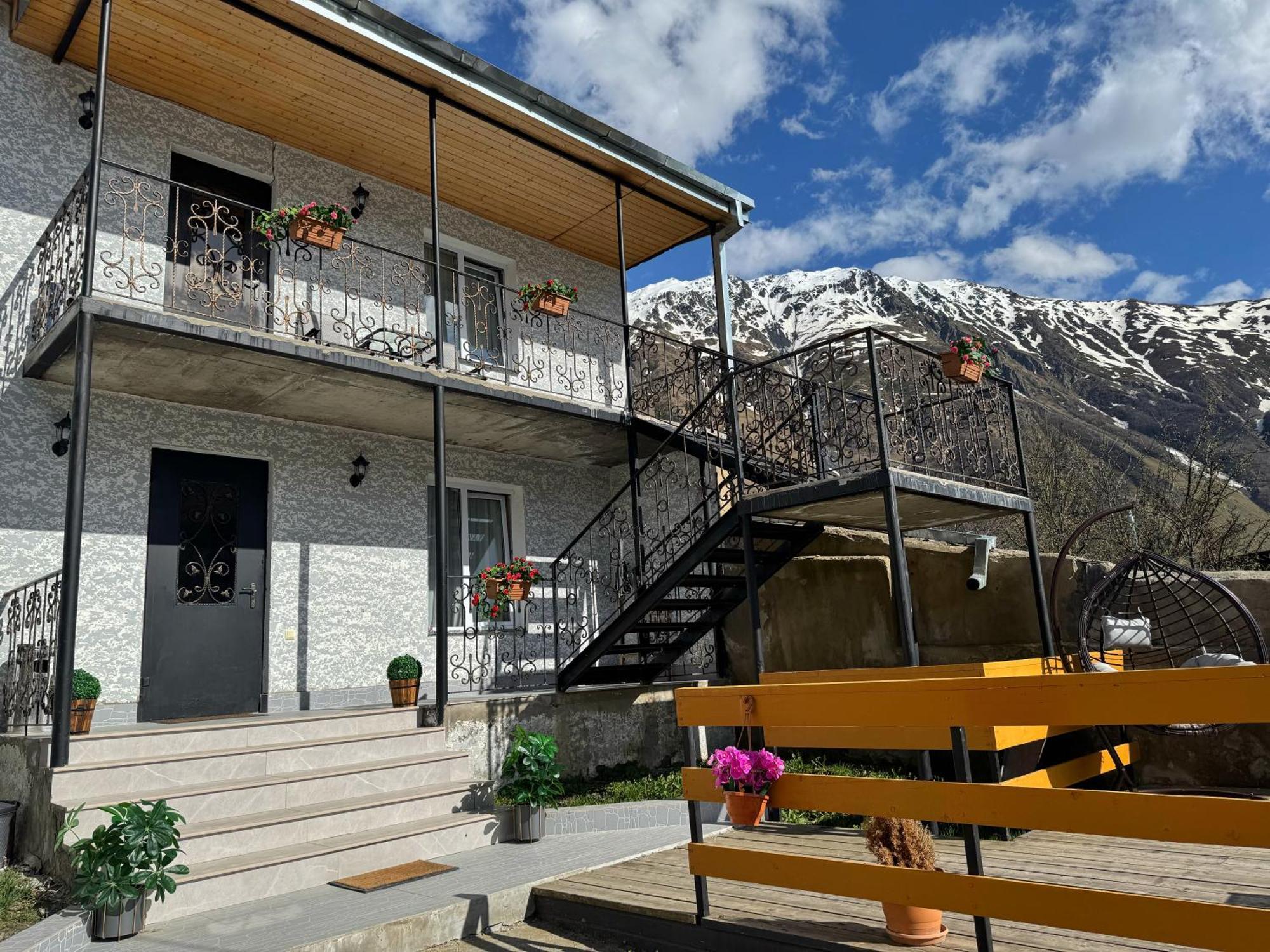 Hotel Elia Kazbegi 외부 사진